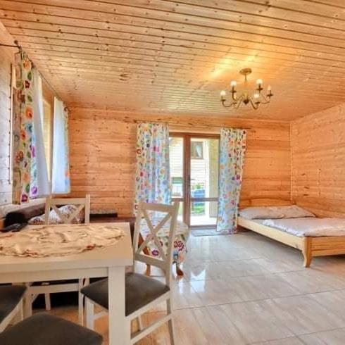 Domki Caloroczne Domkowstwo Bobrka Phòng bức ảnh