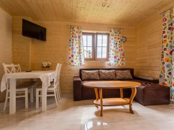 Domki Caloroczne Domkowstwo Bobrka Ngoại thất bức ảnh