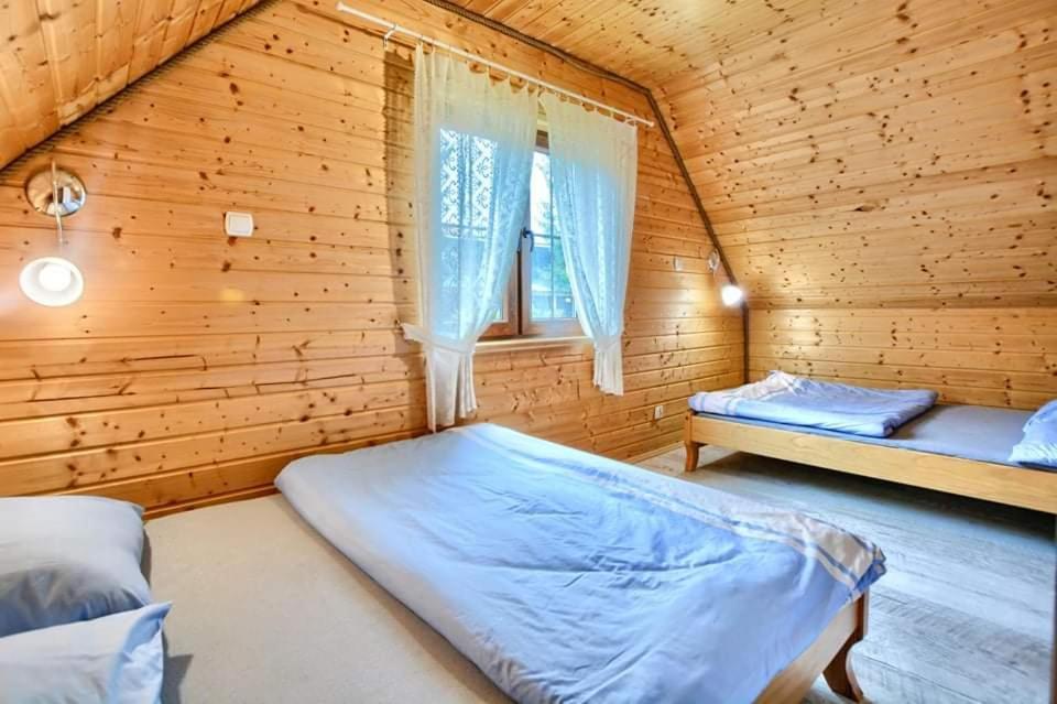 Domki Caloroczne Domkowstwo Bobrka Ngoại thất bức ảnh