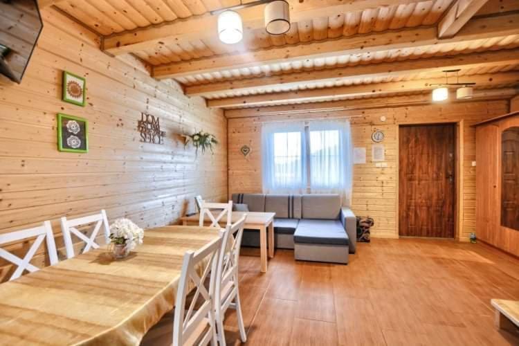 Domki Caloroczne Domkowstwo Bobrka Ngoại thất bức ảnh